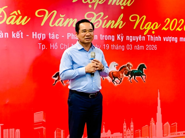 Chủ tịch TPHCM yêu cầu tìm lời giải nhà ở cho người thu nhập thấp